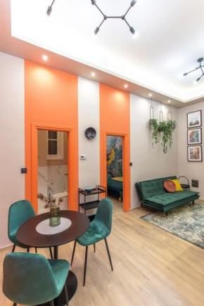 E13 Extravagant Studio